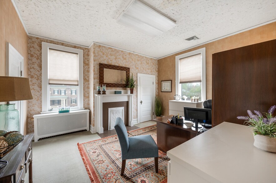 More Photos Of 2525 Rivermont Ave, Lynchburg Office For Sale