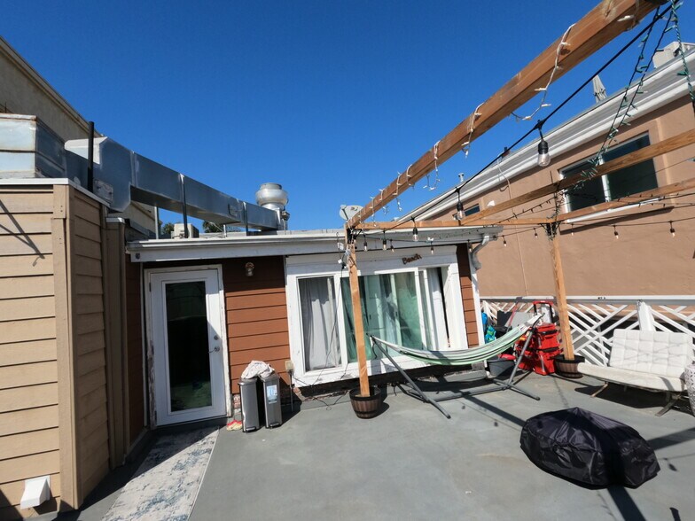 More Photos Of 72 62nd Pl, Long Beach Restaurant For Sale