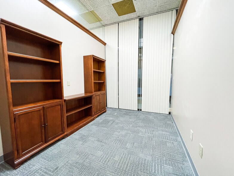 More Photos Of 2-8 Hawley St, Binghamton Hotel For Lease