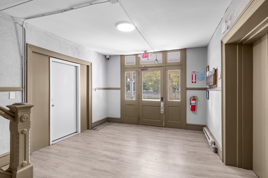 More Photos Of 423 Atlantic Ave, Egg Harbor City Multifamily For Sale