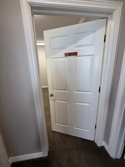 More Photos Of 12401 S 450 E, Draper Medical For Lease