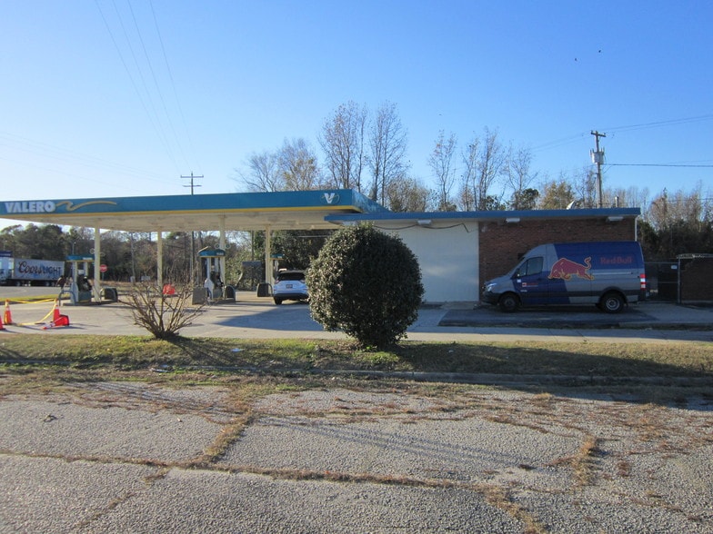 More Photos Of 2301 Lackey St, Lumberton Convenience Store For Sale