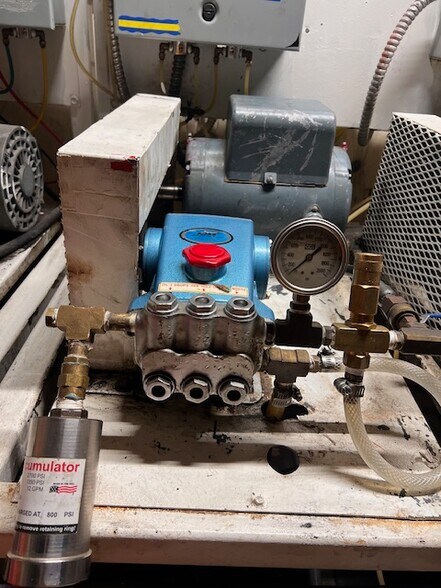 More Photos Of 5101 Headingly Ave NE, Albuquerque Carwash For Sale