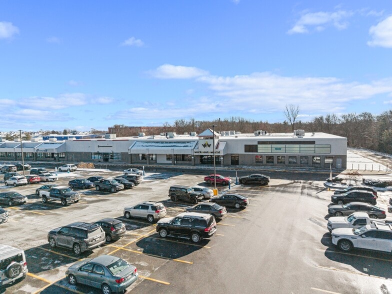 More Photos Of 950 Kings Hwy, New Bedford Storefront For Lease