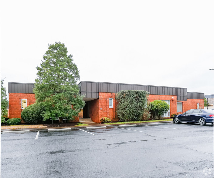 Primary Photo Of 400 Laboratory Rd, Oak Ridge Medical For Sale