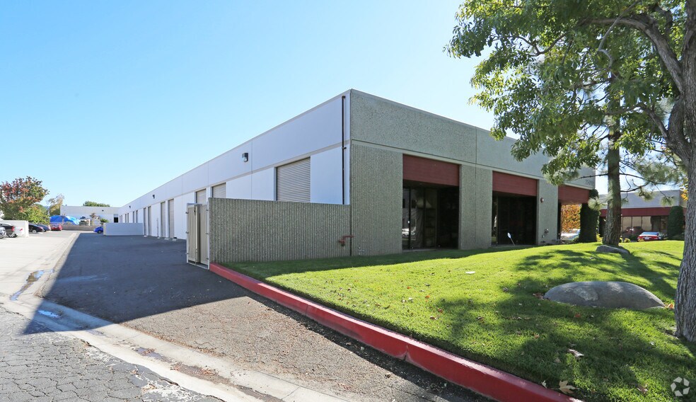 More Photos Of 25030-25040 Avenue Tibbitts, Valencia Warehouse For Lease