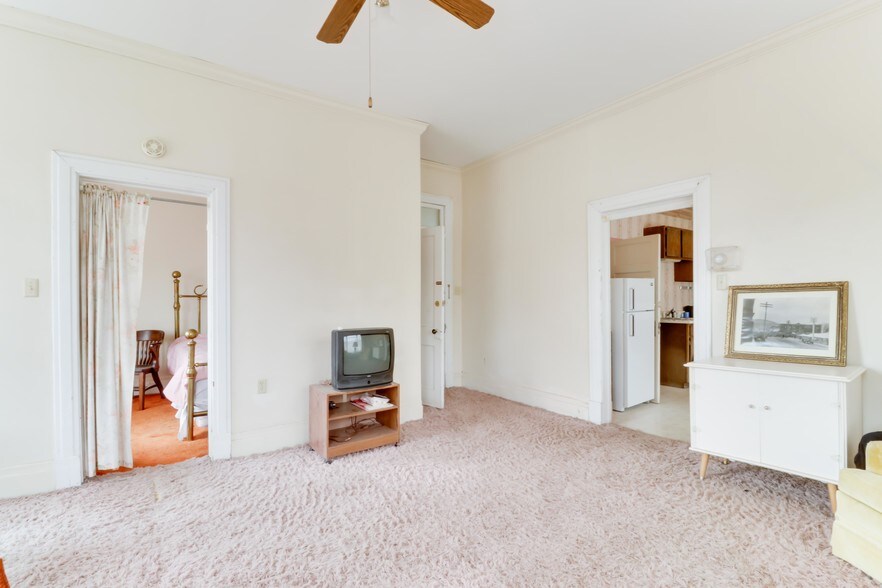 More Photos Of 400 W Victor Ave, Victor Hotel For Sale