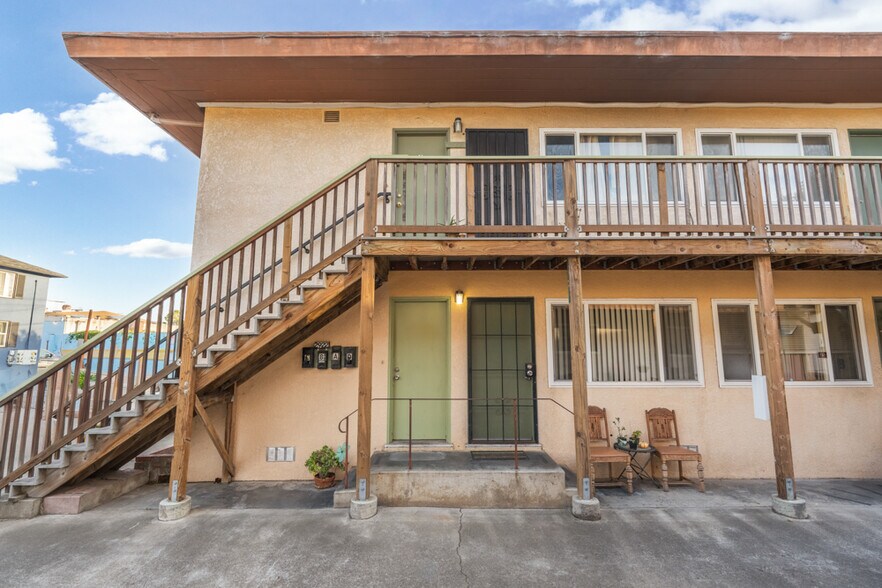 More Photos Of 2920-2922 Stanton St, Berkeley Apartments For Sale