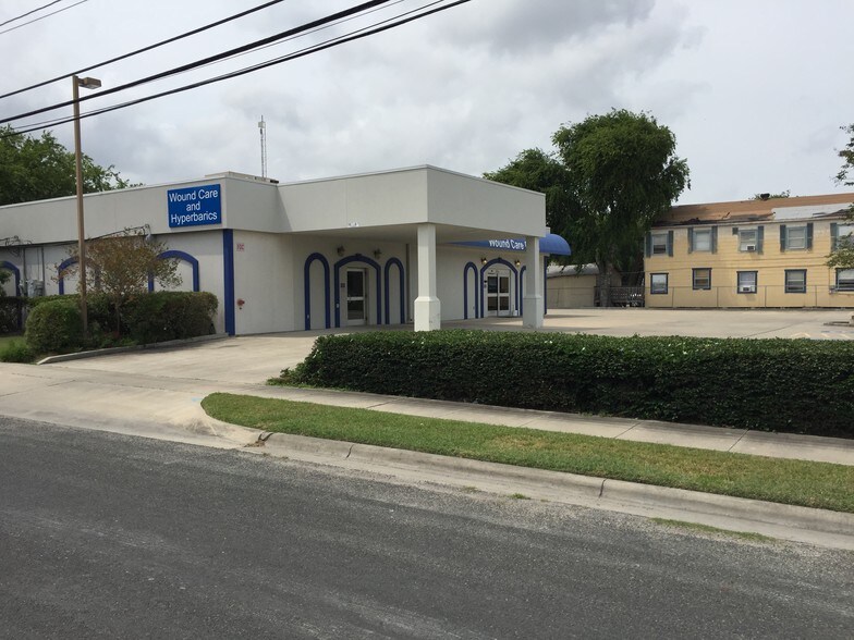 More Photos Of 1533 5th St, Corpus Christi Medical For Sale