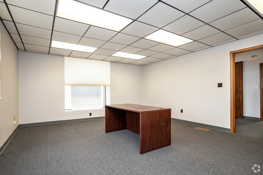 More Photos Of 10151-10155 Main St, Clarence Light Distribution For Sale