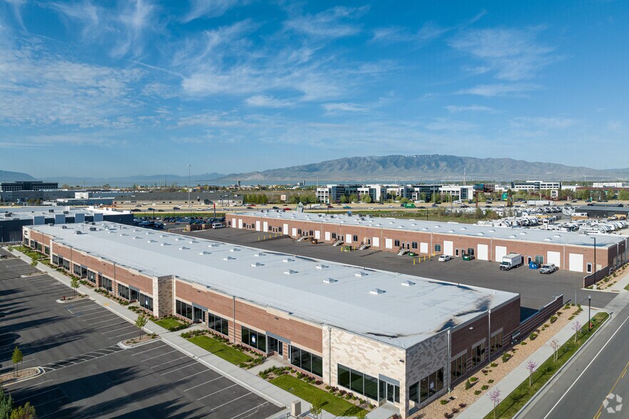 More Photos Of 2315 W 700 South, Pleasant Grove Unknown For Lease