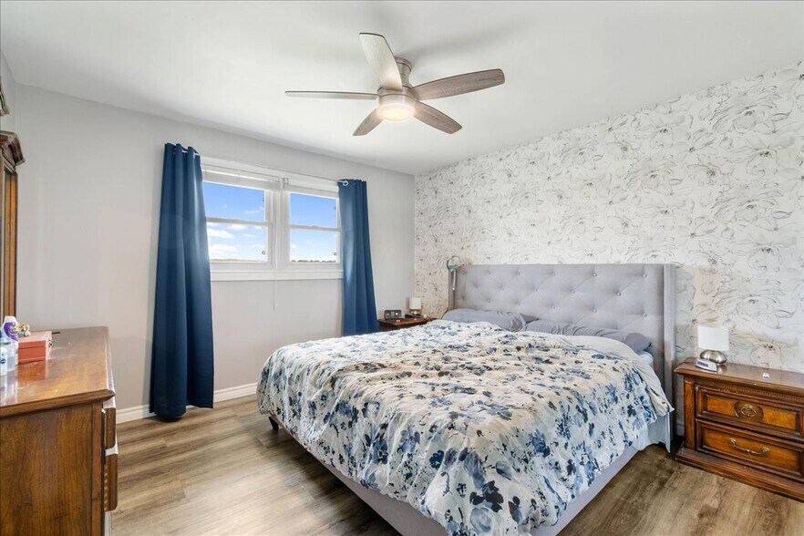 More Photos Of 383731 Salford Rd, Salford Freestanding For Sale