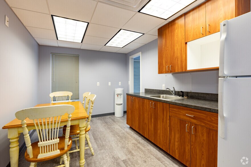 More Photos Of 1044 Lacey Rd, Forked River Medical For Lease