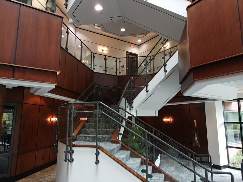 More Photos Of 1390 Ridgeview Dr, Allentown Office For Lease