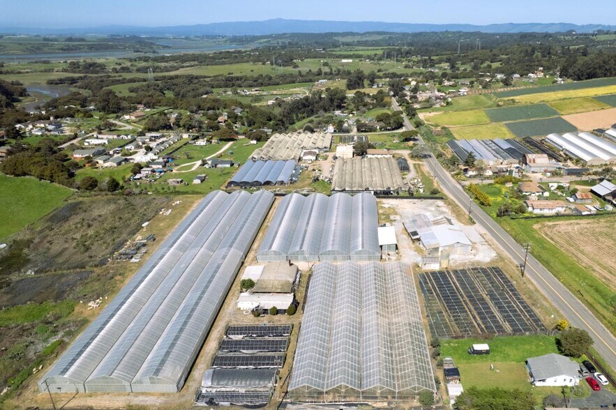 More Photos Of 2150 Elkhorn Rd, Castroville Manufacturing For Sale