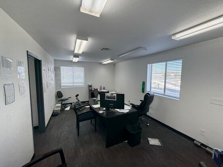 More Photos Of 5400 S Villa Ave, Fresno Warehouse For Lease