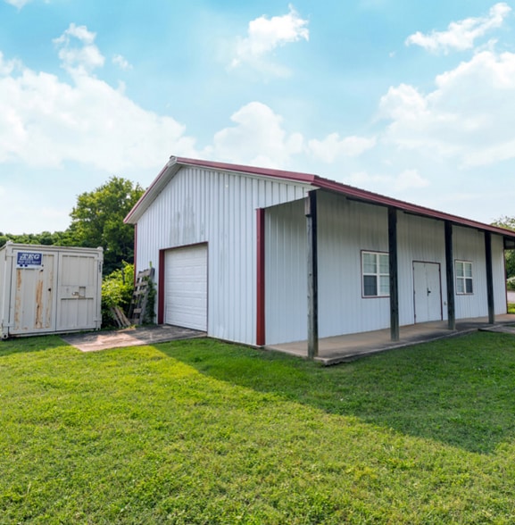 More Photos Of 5984 Wylie Ave, Hickory Grove Manufacturing For Sale