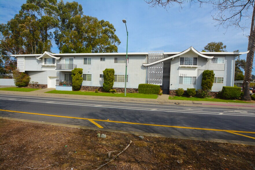 Primary Photo Of 7940 Bancroft Ave, Oakland Apartments For Sale