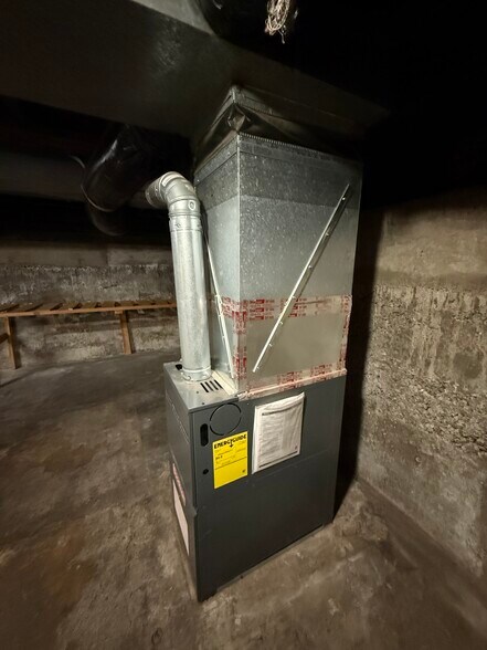 More Photos Of 3705 Cherry Ave NE, Salem Freestanding For Sale