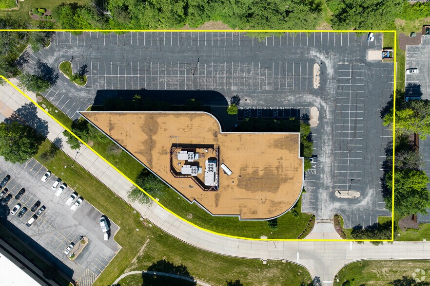 More Photos Of 11775 Borman Dr, Saint Louis Office For Lease