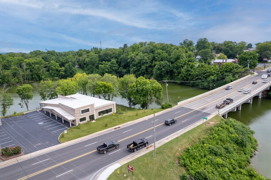 Primary Photo Of 410 Dinah Shore Blvd, Winchester Office Residential For Sale