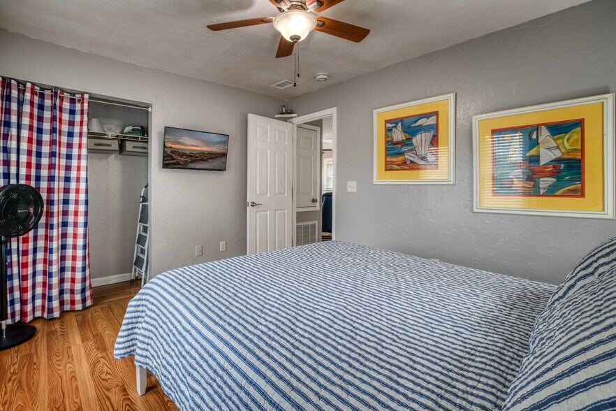 More Photos Of 304 15th St W, Bradenton Specialty For Sale