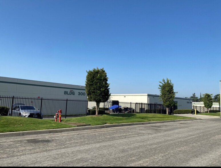 More Photos Of 2300 S Reservoir St, Pomona Warehouse For Lease