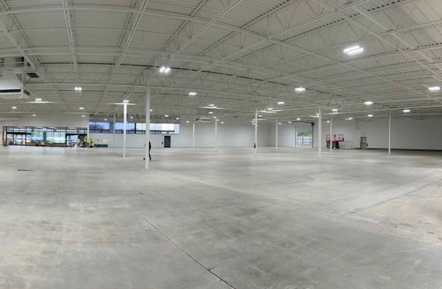 More Photos Of 6401 Colerain Ave, Cincinnati Supermarket For Lease