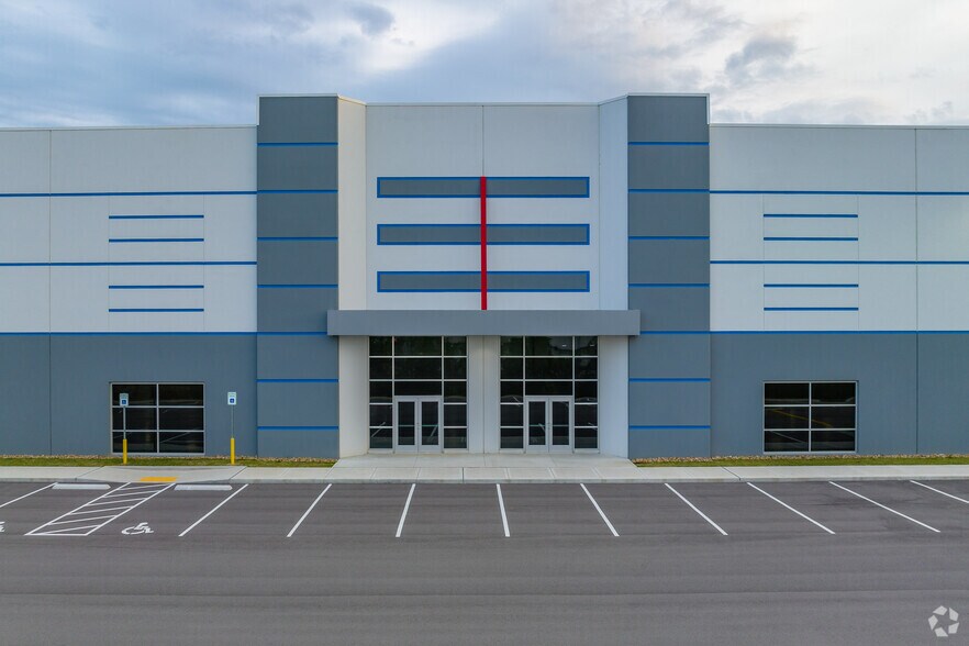 More Photos Of 121 Airpark Ctr E, Nashville Unknown For Lease