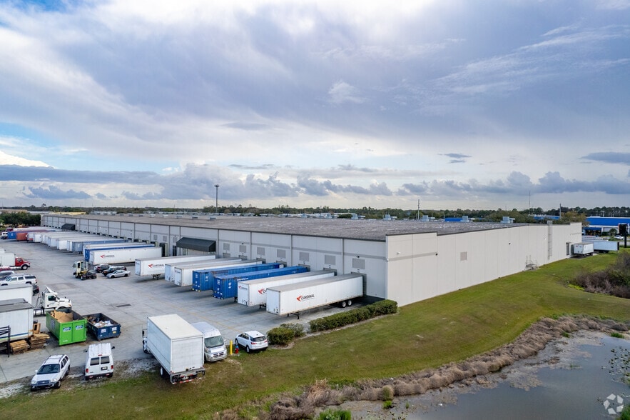 More Photos Of 1125 Gills Dr, Orlando Warehouse For Lease