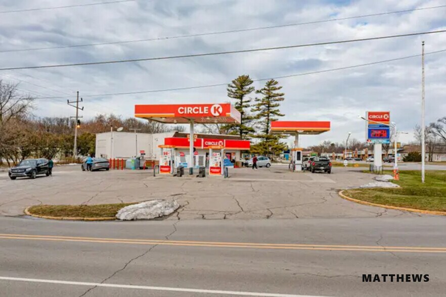Primary Photo Of 606 N Main St, North Webster Convenience Store For Sale