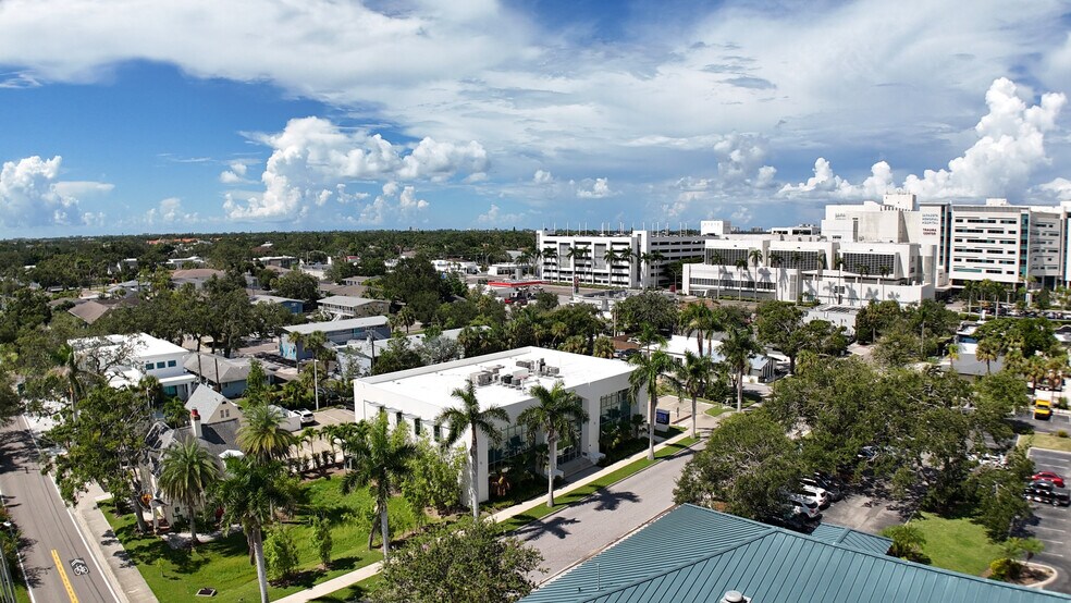 More Photos Of 2068 Hawthorne St, Sarasota Medical For Lease