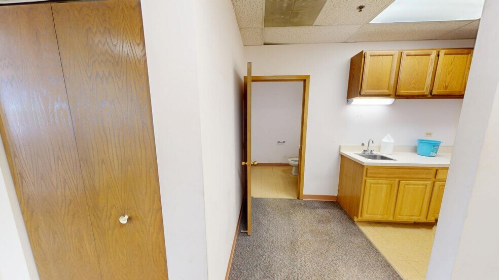 More Photos Of 3115 N Wilke Rd, Arlington Heights Medical For Sale