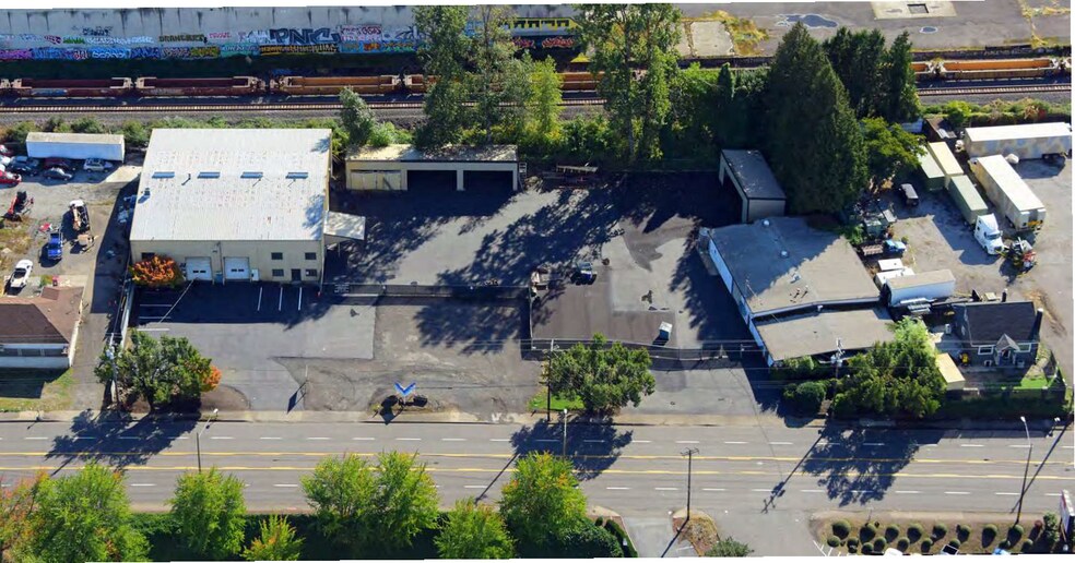 More Photos Of 5650 NE Columbia Blvd, Portland Unknown For Lease