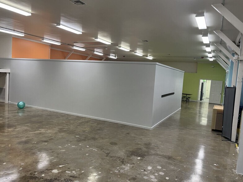 More Photos Of 25883 Friendship Rd, Daphne Warehouse For Sale