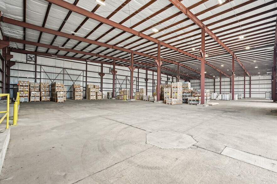 More Photos Of 8411 Villa Dr, Houston Warehouse For Lease