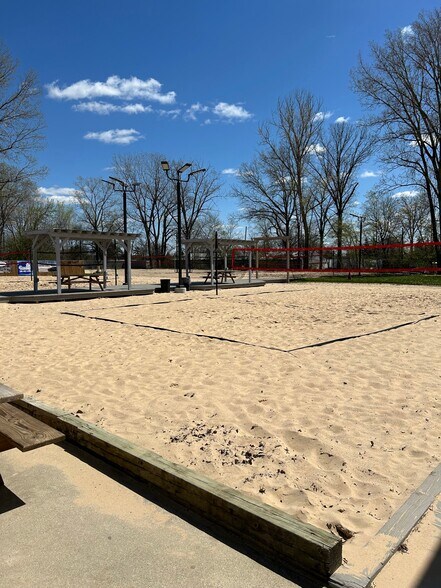 More Photos Of 45300 Mound Rd, Shelby Township Amusement Park For Lease