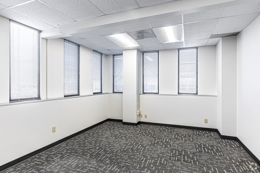More Photos Of 4240 Blue Ridge Blvd, Kansas City Coworking Space