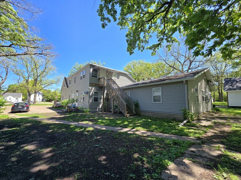 More Photos Of 514 Main St E, New Prague Apartments For Sale