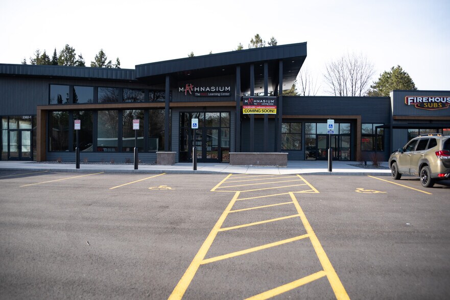 More Photos Of 2300 Schofield Ave, Weston General Retail For Lease