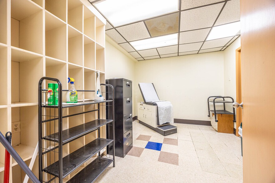 More Photos Of 1226 SW Main Blvd, Lake City Medical For Sale