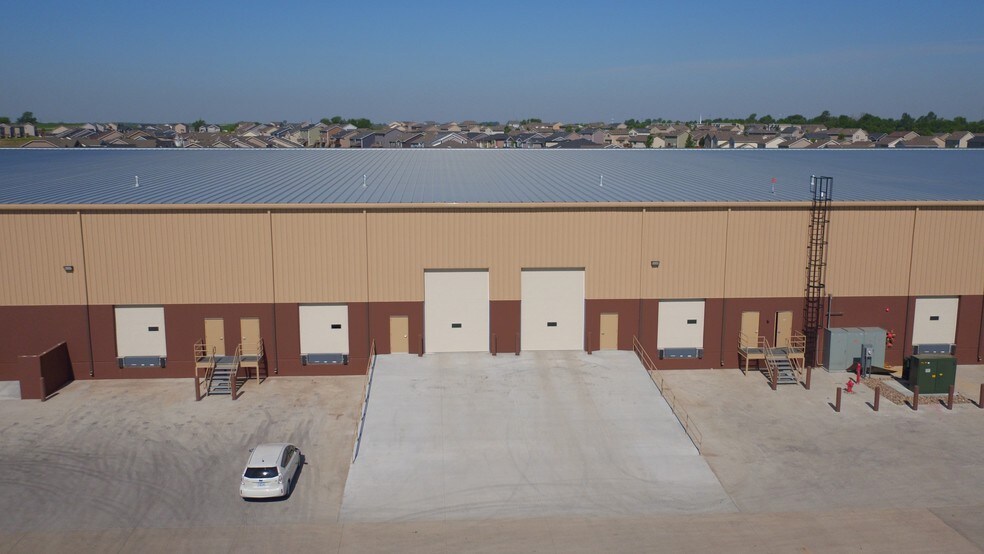 More Photos Of 1300 SE Little Beaver Dr, Grimes Warehouse For Lease