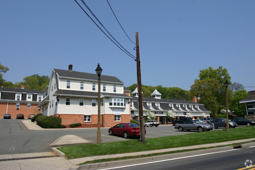 More Photos Of 662 Goffle Rd, Hawthorne Unknown For Lease