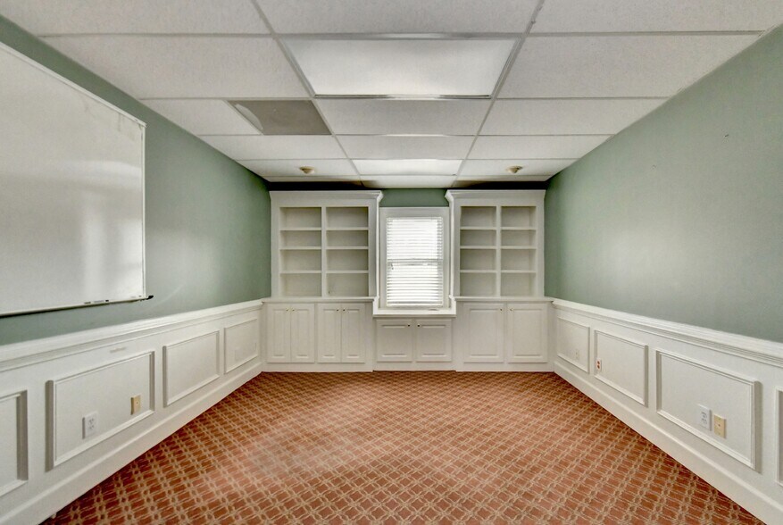 More Photos Of 883 Commerce Dr SW, Conyers Office For Sale