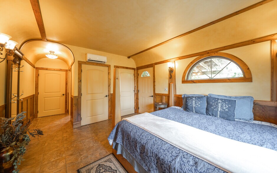 More Photos Of 295 Panthers Den Rd, Makanda Hotel For Sale