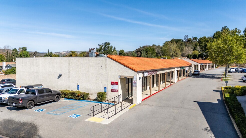More Photos Of 14711 Princeton Ave, Moorpark Freestanding For Sale