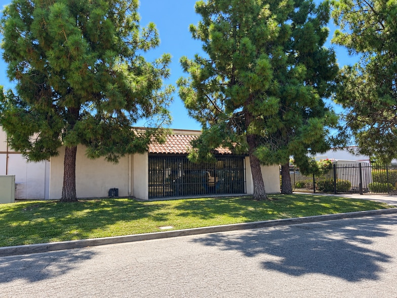 More Photos Of 2712 Seaboard Ln, Long Beach Warehouse For Sale