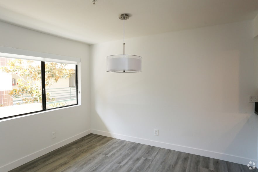 More Photos Of 8815 Cynthia St, West Hollywood Apartments For Sale
