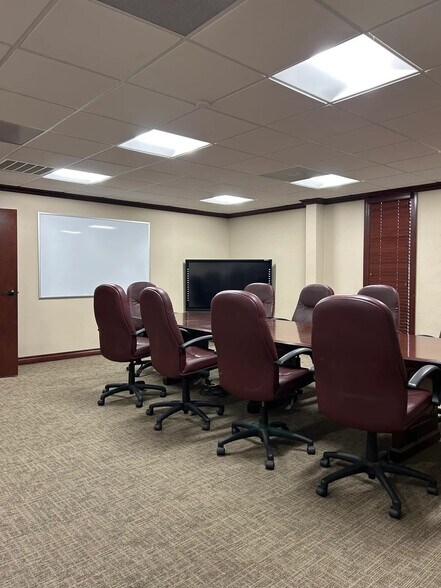 More Photos Of 3829 N Classen Blvd, Oklahoma City Office For Lease