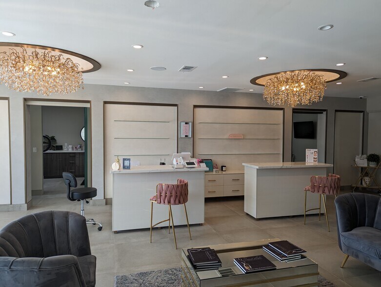 More Photos Of 3028-3034 E Coast Hwy, Corona Del Mar Storefront For Lease